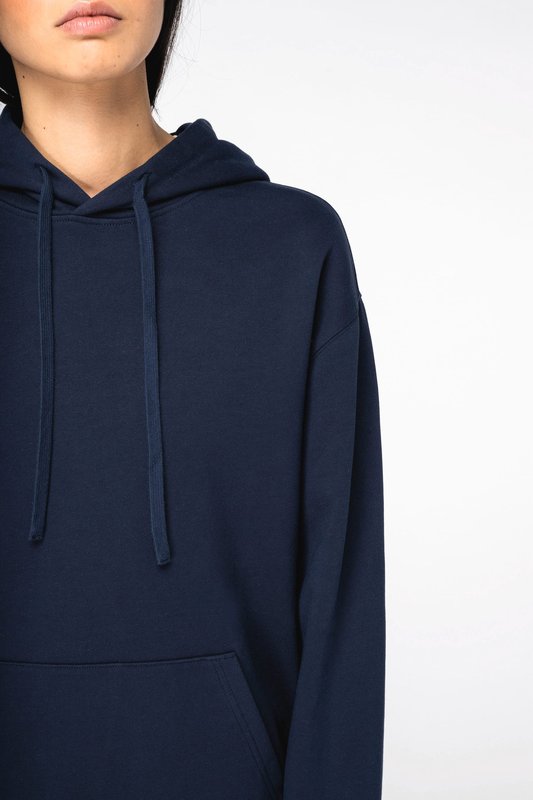Sweat-shirt écoresponsable à capuche à épaules tombantes French Terry unisexe – Image 8