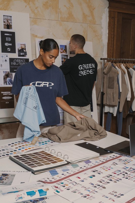 T-shirt écoresponsable oversize délavé homme – Image 11