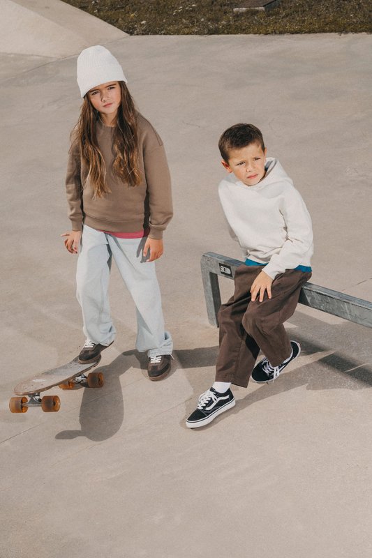 Sweat-shirt écoresponsable à col rond oversize enfant – Image 6