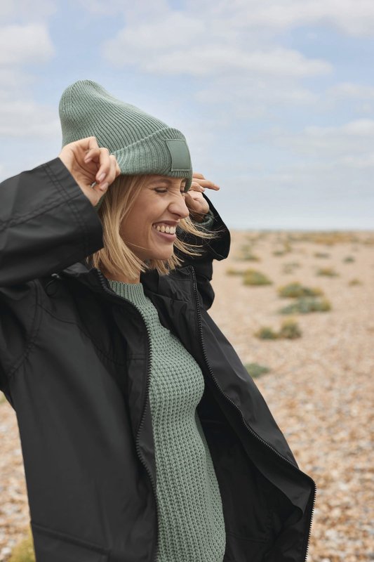 Bonnet à large revers avec patch ton sur ton – Image 5