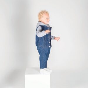 Veste en jean à capuche enfant