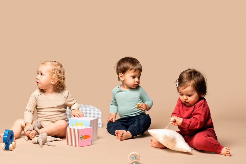 Sweat-shirt écoresponsable bébé – Image 12