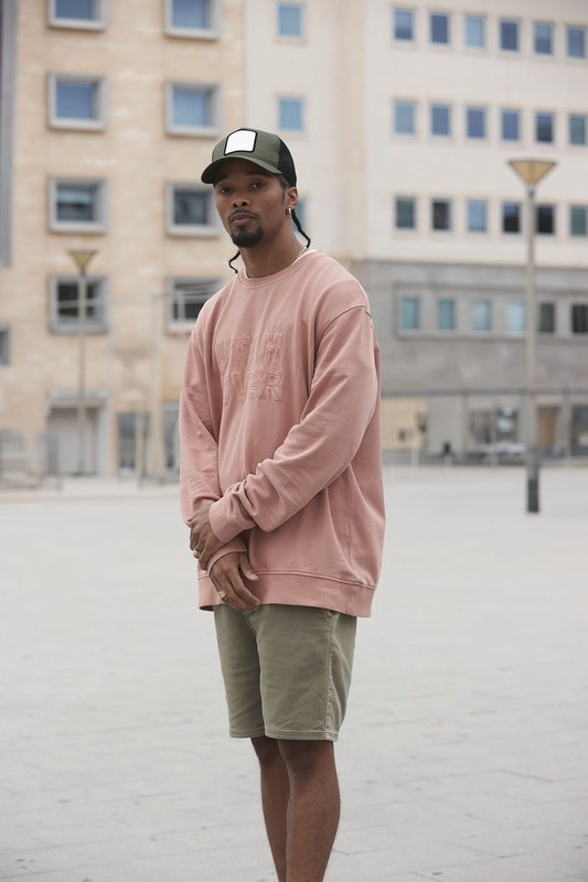 Casquette trucker 5 panneaux avec patch carré – Image 5