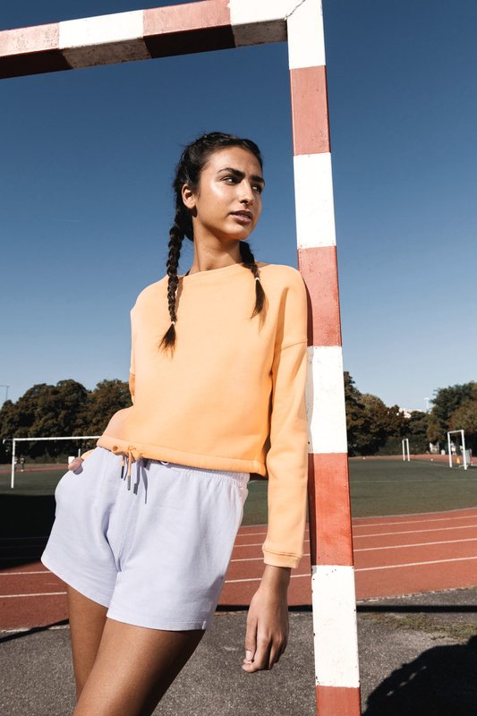 Sweat-shirt écoresponsable à col rond oversize crop femme – Image 6