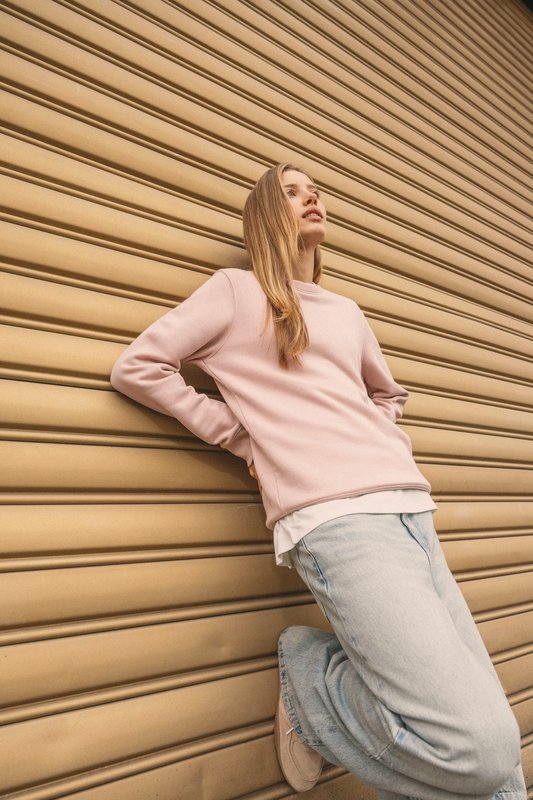 Sweat-shirt écoresponsable à col rond unisexe – Image 6