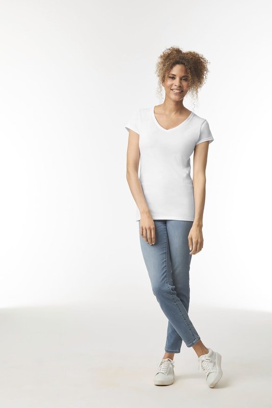 T-shirt femme col v Softstyle – Image 10